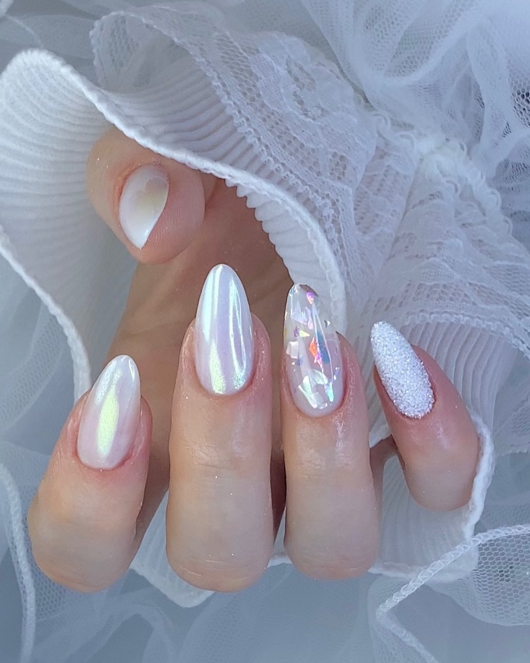 Pearlescent Chrome Glitter Almond Nails Pearlescent Chrome Glitter Almond Nails — Classy Simple Nail Designs