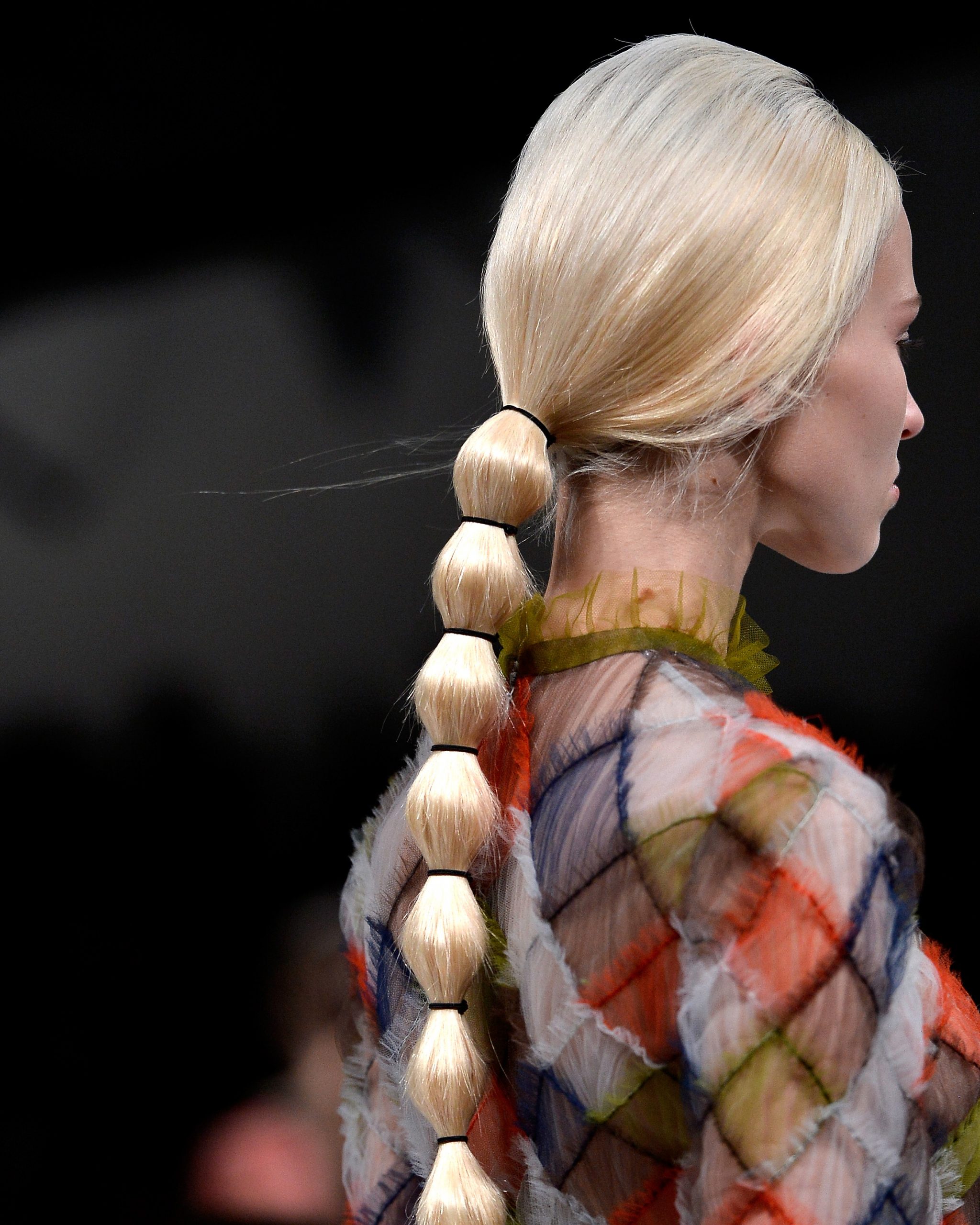 Mid-Back Classic Blonde Bubble Ponytail Mid-Back Classic Blonde Bubble Ponytail — Winter Ponytail Hairstyles