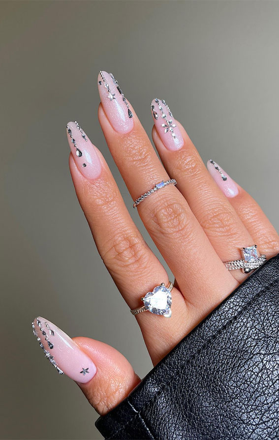 Shimmering Stiletto Nails with Rhinestones Shimmering Stiletto Nails with Rhinestones — Cute Winter Nails