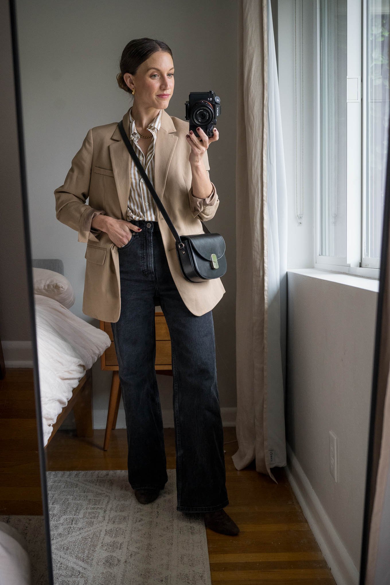 Relaxed Straight-Leg Jeans with a Beige Blazer — Winter Outfits with Jeans