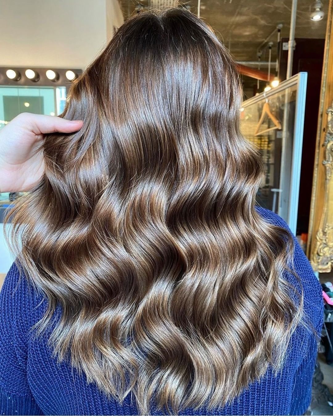 Mid-Back Wavy Ash Blonde Balayage Mid-Back Wavy Ash Blonde Balayage — Winter Balayage