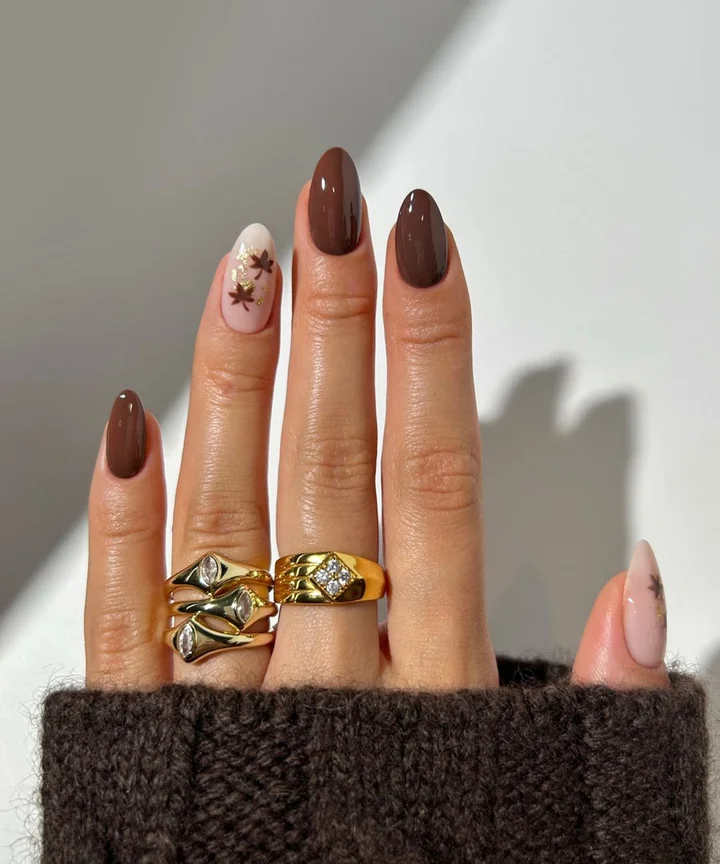 Autumn Brown and Gold Leaf Almonds Autumn Brown and Gold Leaf Almonds — Nail Art Ideas