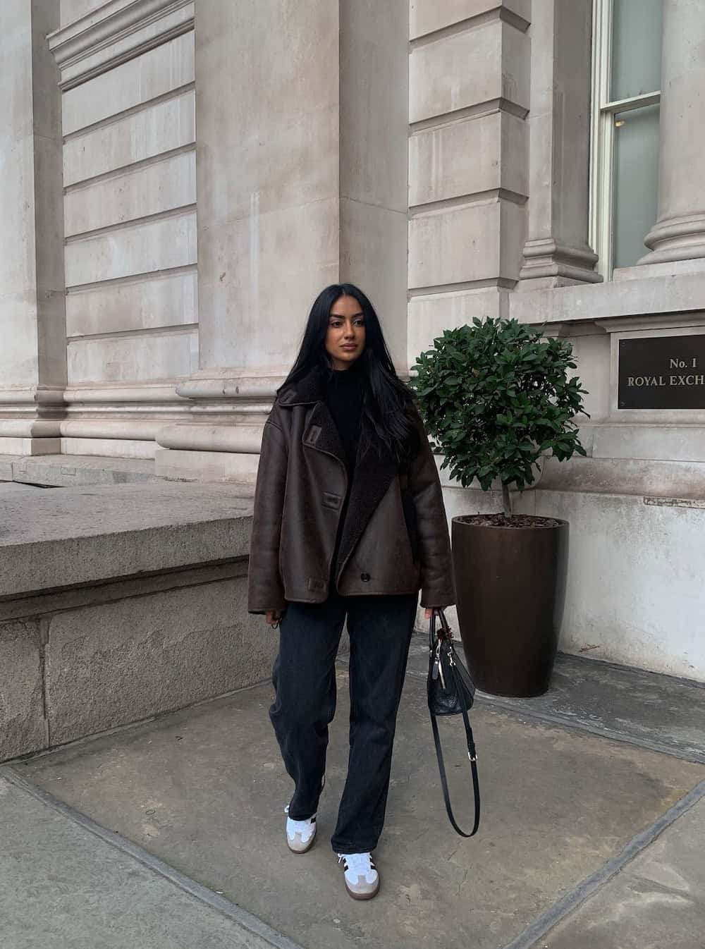 Shearling Jacket and Turtleneck with Jeans and White Sneakers Shearling Jacket and Turtleneck with Jeans and White Sneakers — Winter Outfits with Sneakers