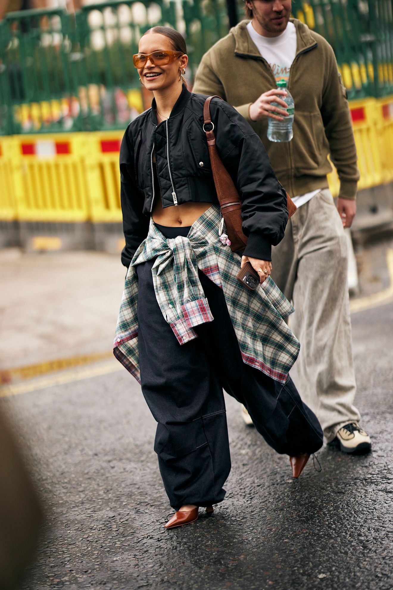 Cropped Bomber Jacket with Plaid Shirt and Baggy Pants Cropped Bomber Jacket with Plaid Shirt and Baggy Pants — Winter Streetwear Outfits