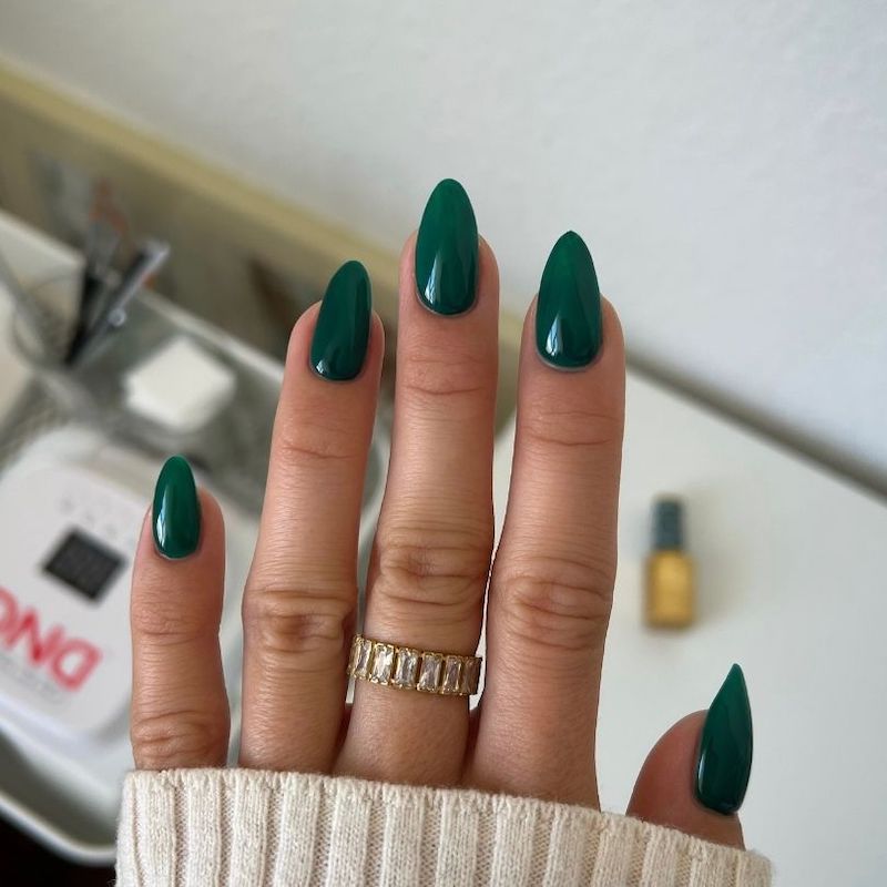 Deep Glossy Emerald Almond Nails Deep Glossy Emerald Almond Nails — Emerald Green Nails