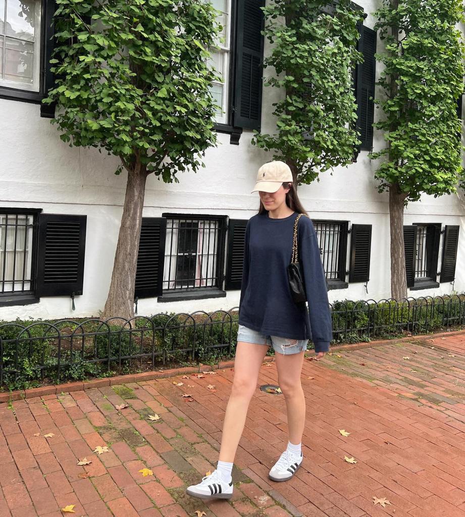 Navy Crewneck Sweatshirt with Distressed Denim Shorts Navy Crewneck Sweatshirt with Distressed Denim Shorts — Sweater Outfits