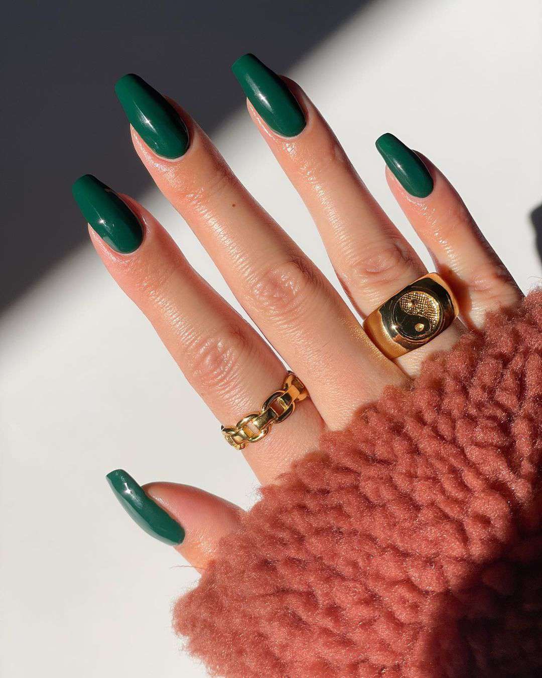 Rich Dark Green Long Coffin Nails — Winter Green Nails