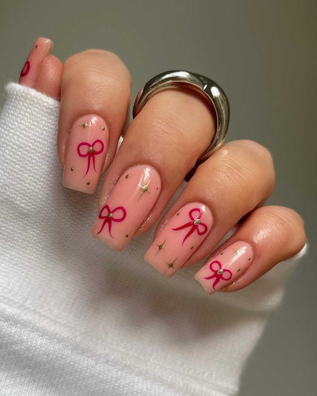 Sheer Pink With Red Bows and Gold Stars Sheer Pink With Red Bows and Gold Stars — Winter Square Nails