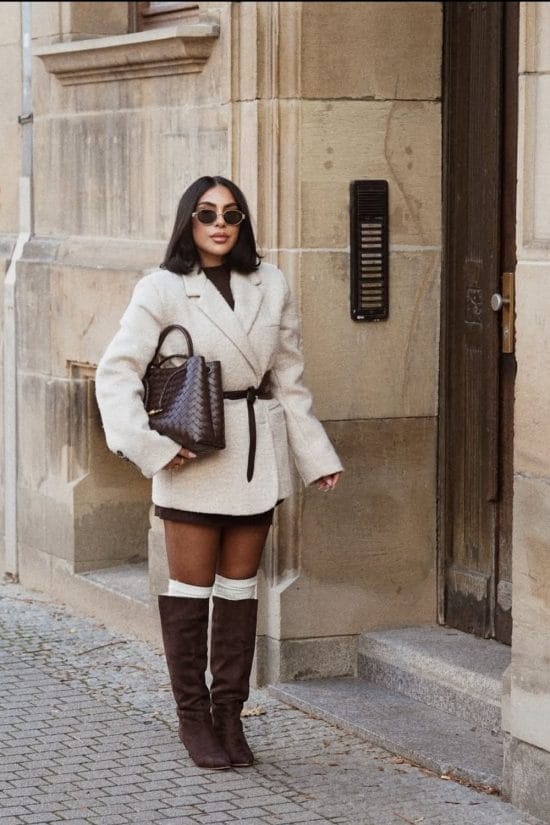 Oversized Cream Blazer with Brown Tones for a Chic Winter Look Oversized Cream Blazer with Brown Tones for a Chic Winter Look — December Outfits