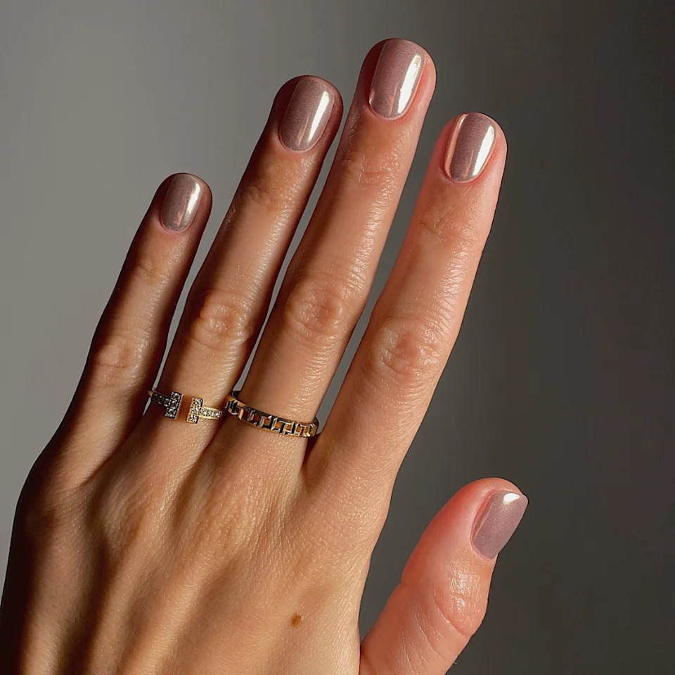 Metallic Rose Gold Medium Ovals — Neutral Nail Colors