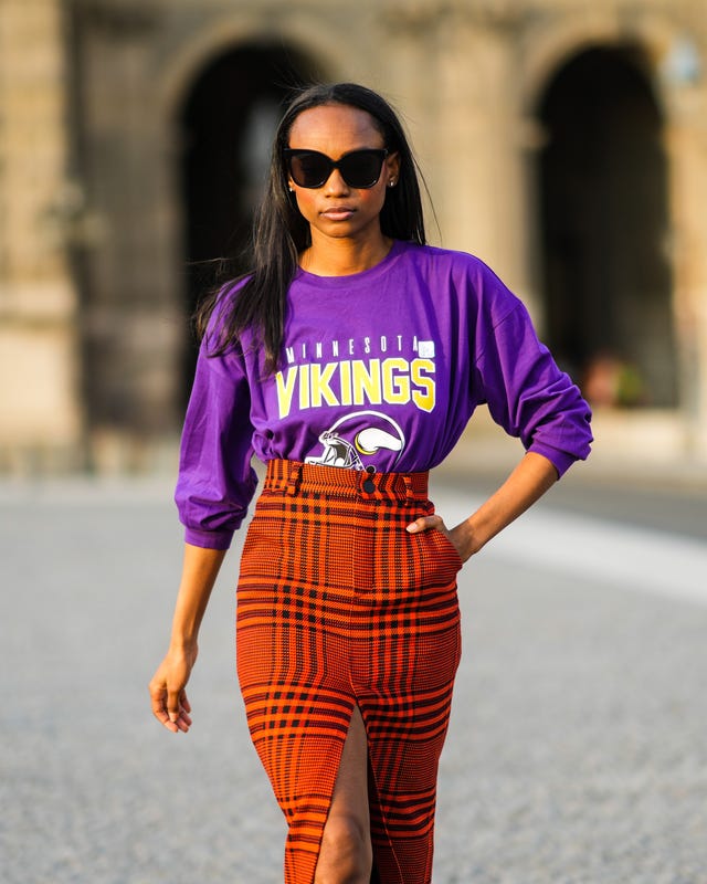 Team T-Shirt and Plaid Pencil Skirt: Spirited Contrast — Cold Weather Game Day Outfits
