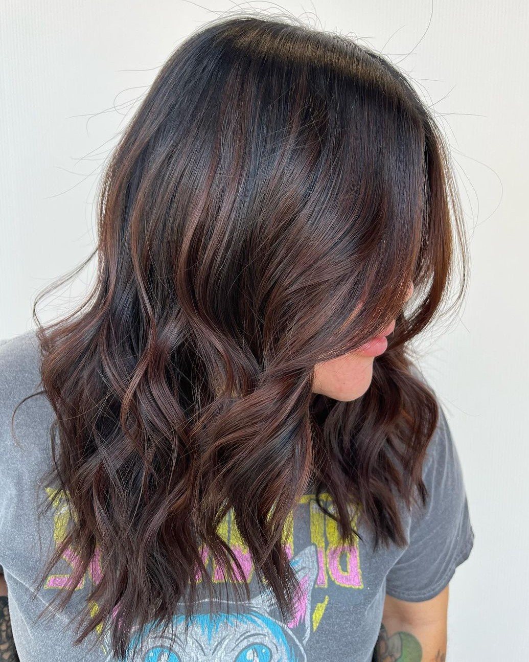 Mid-Back Deep Chocolate Brown with Reddish Tones Mid-Back Deep Chocolate Brown with Reddish Tones — Winter Hair Colors for Brown Eyes