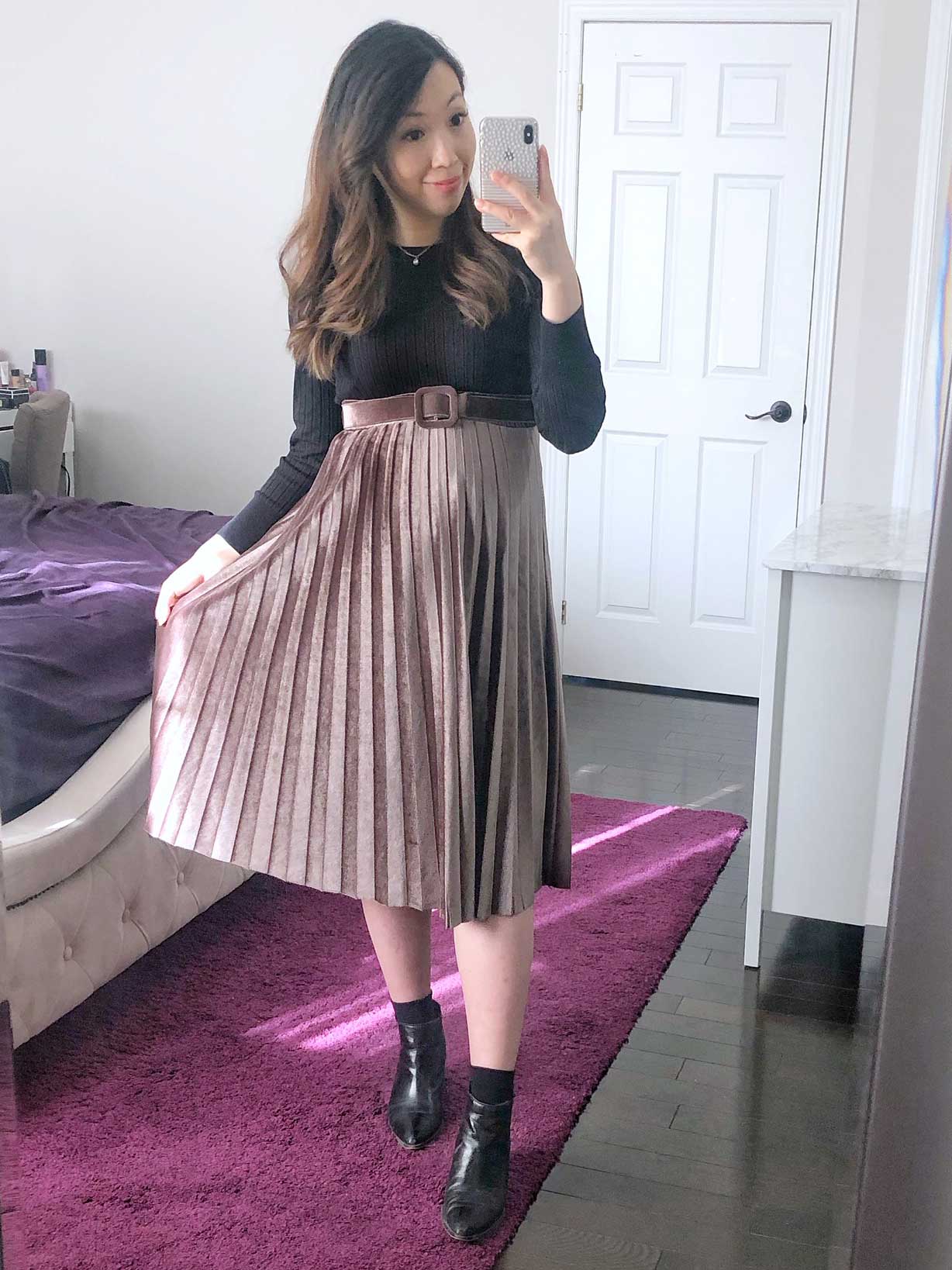 Smart Casual Taupe Velvet Skirt with Black Top and Ankle Boots Smart Casual Taupe Velvet Skirt with Black Top and Ankle Boots — Winter Maternity Outfits