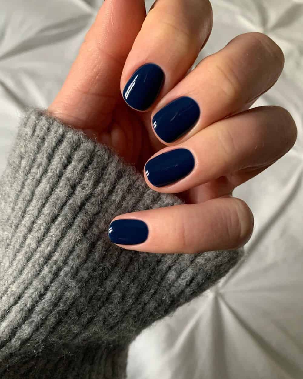 Short Oval Deep Navy Blue Short Oval Deep Navy Blue — January Nails