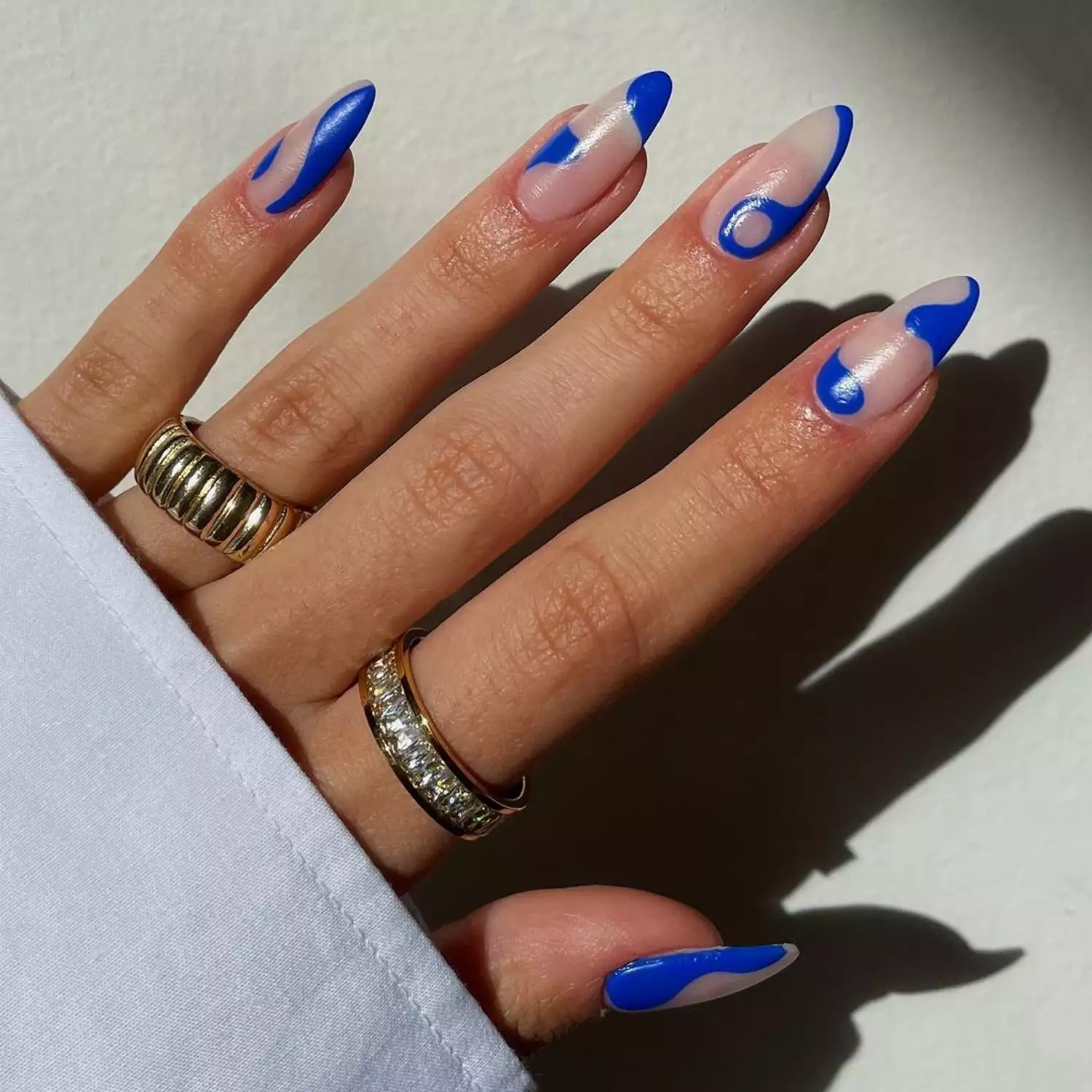 Long Almond Abstract Blue Lines — Blue Nail Inspo