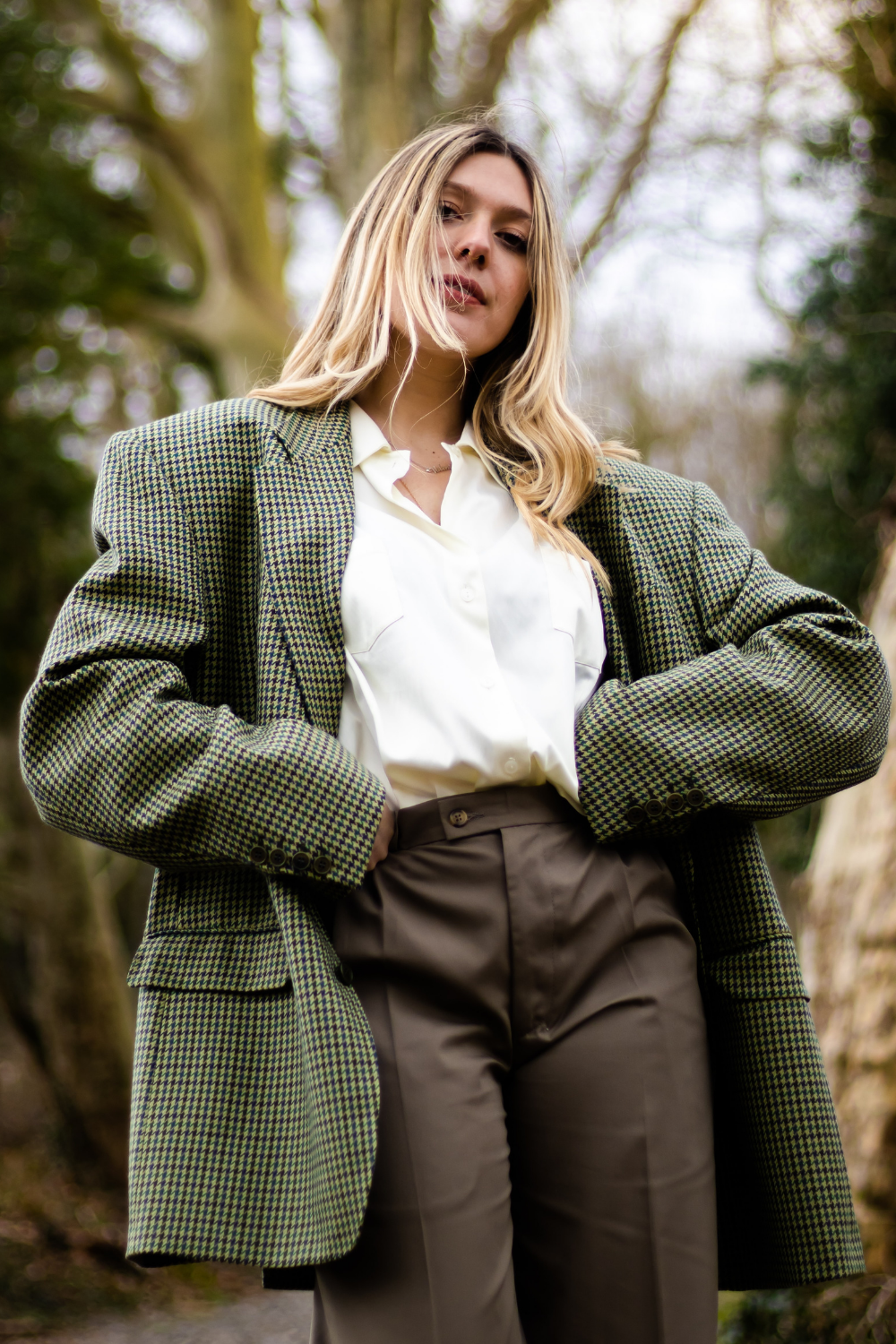 Houndstooth Blazer and Trousers for Sophisticated Academia Houndstooth Blazer and Trousers for Sophisticated Academia — Dark Academia Winter Outfits