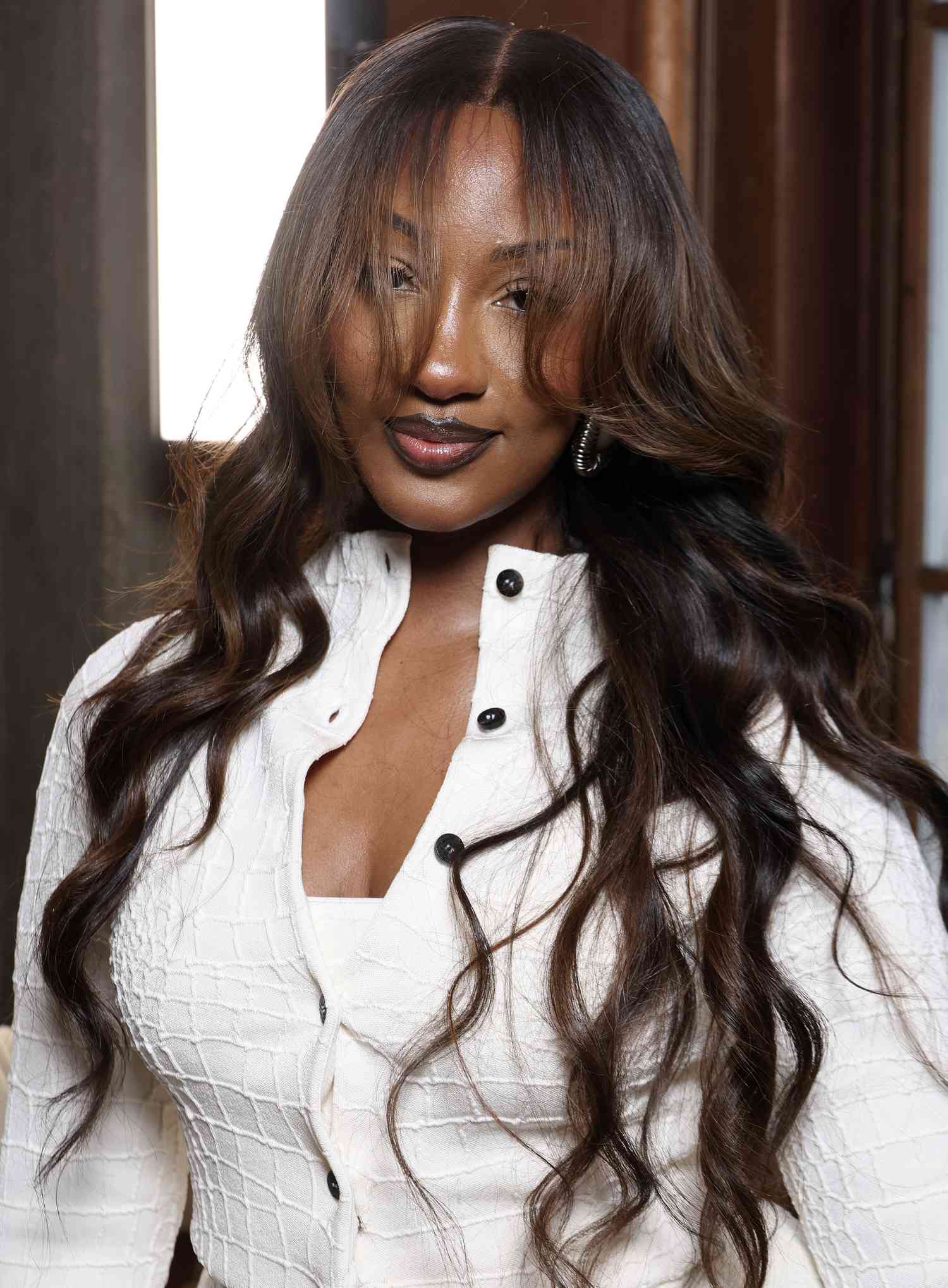 Mid-Back Loose Waves With Curtain Bangs — Long Winter Haircuts