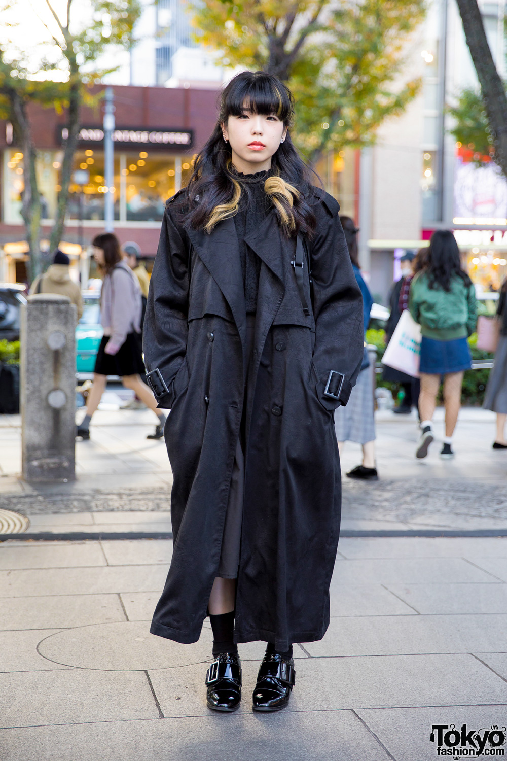 Oversized Black Trench Coat Over Black Dress and Lace Top Oversized Black Trench Coat Over Black Dress and Lace Top — Minimalist Winter Outfits
