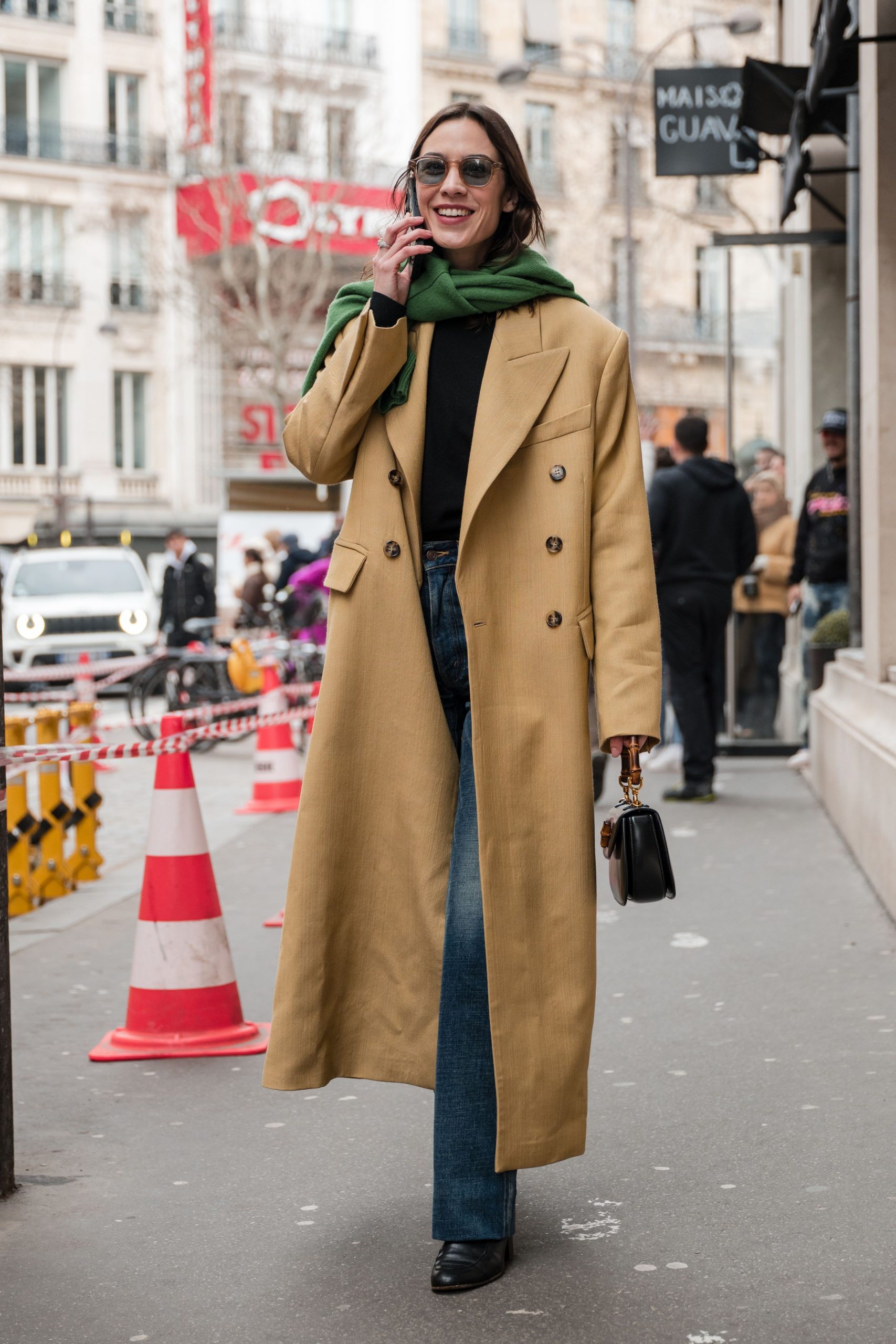 Oversized Camel Coat with Black Turtleneck and Green Scarf Oversized Camel Coat with Black Turtleneck and Green Scarf — Car Coat Outfits