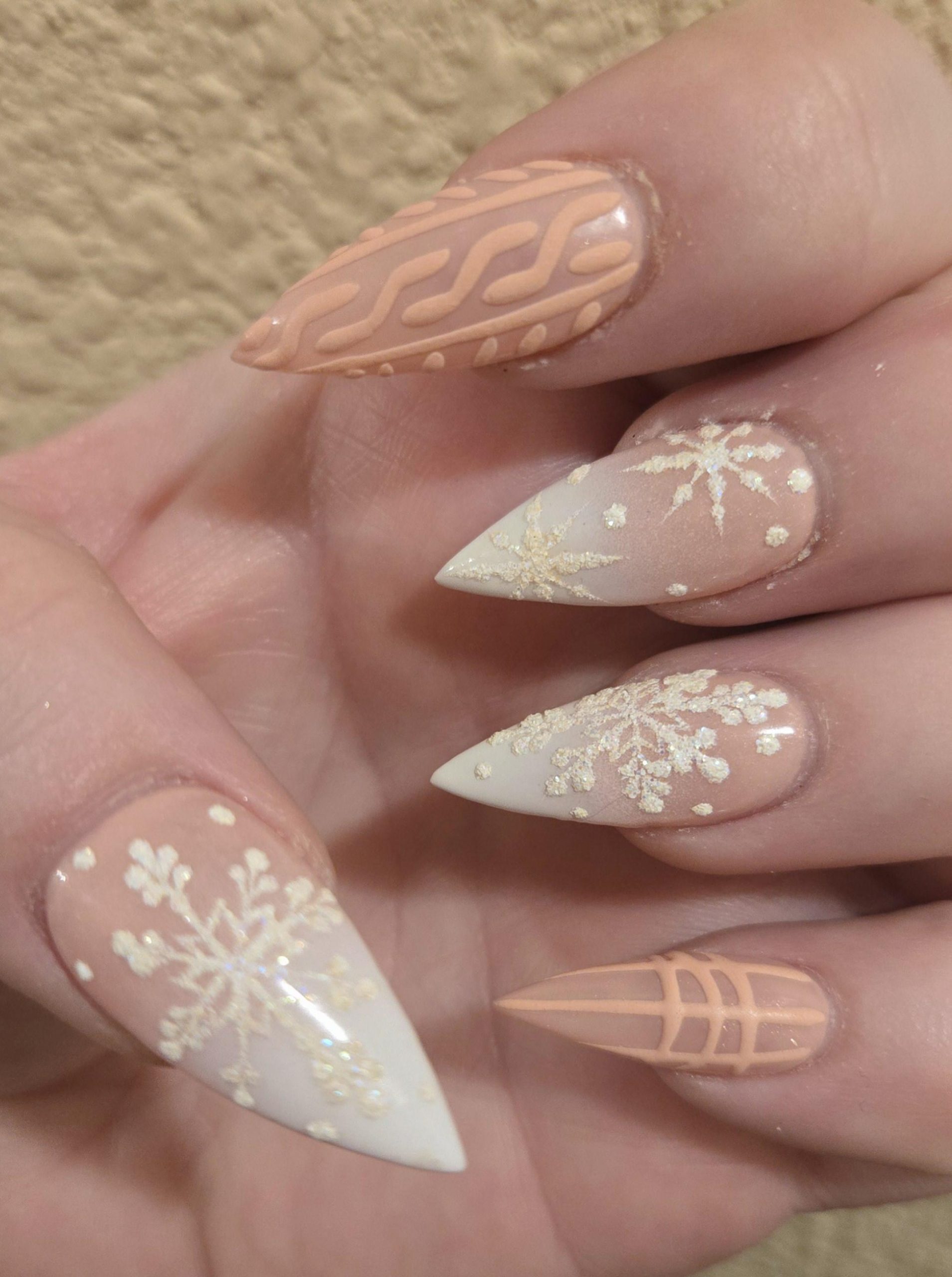 3D Glitter Ombre Snowflake Nails 3D Glitter Ombre Snowflake Nails