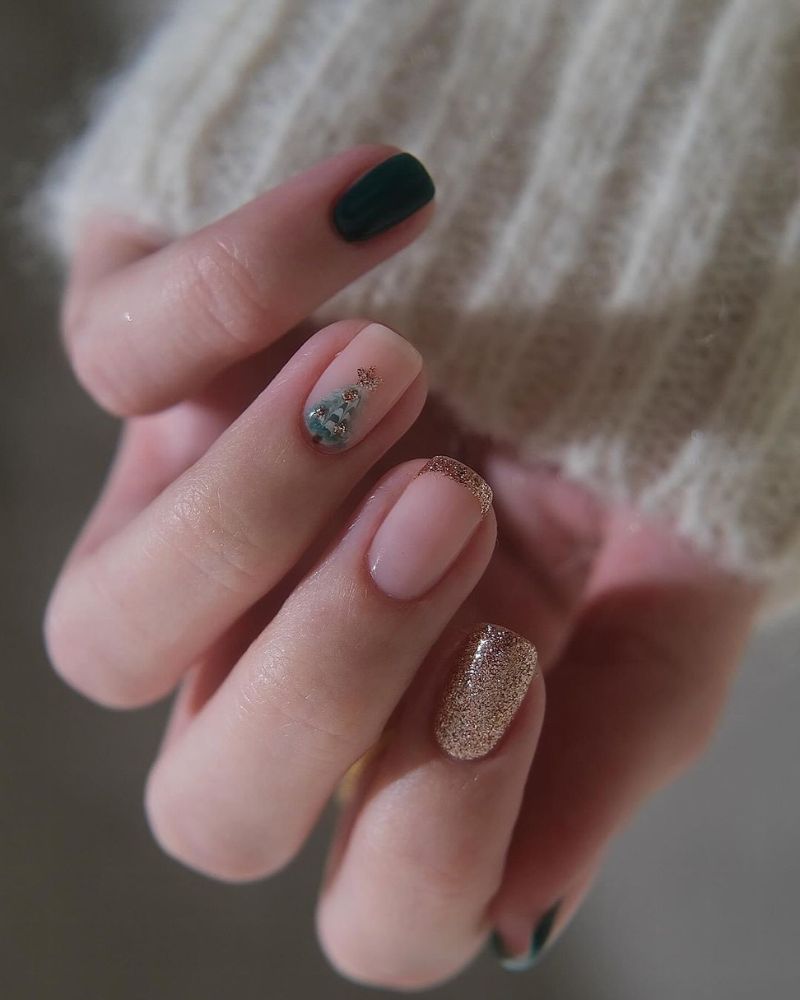 Festive Deep Green Holiday Nails Festive Deep Green Holiday Nails — Winter Nail Colors for Women Over 40