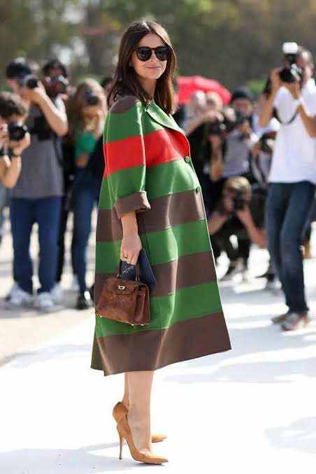 Bold Striped Coat for a Fashion-Forward Maternity Statement Bold Striped Coat for a Fashion-Forward Maternity Statement — Winter Maternity Outfits