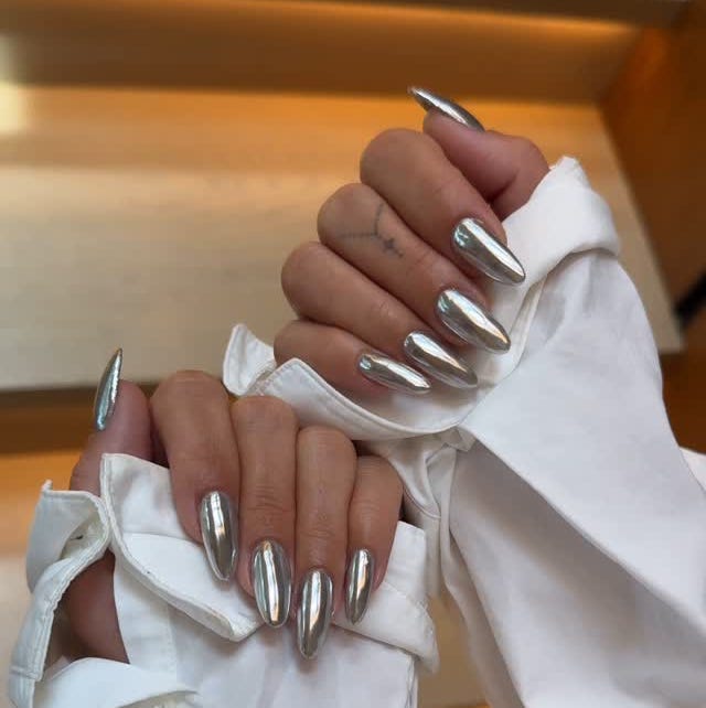 The Single Detail A Reader Notices First Visual Idea — Silver Chrome Nails