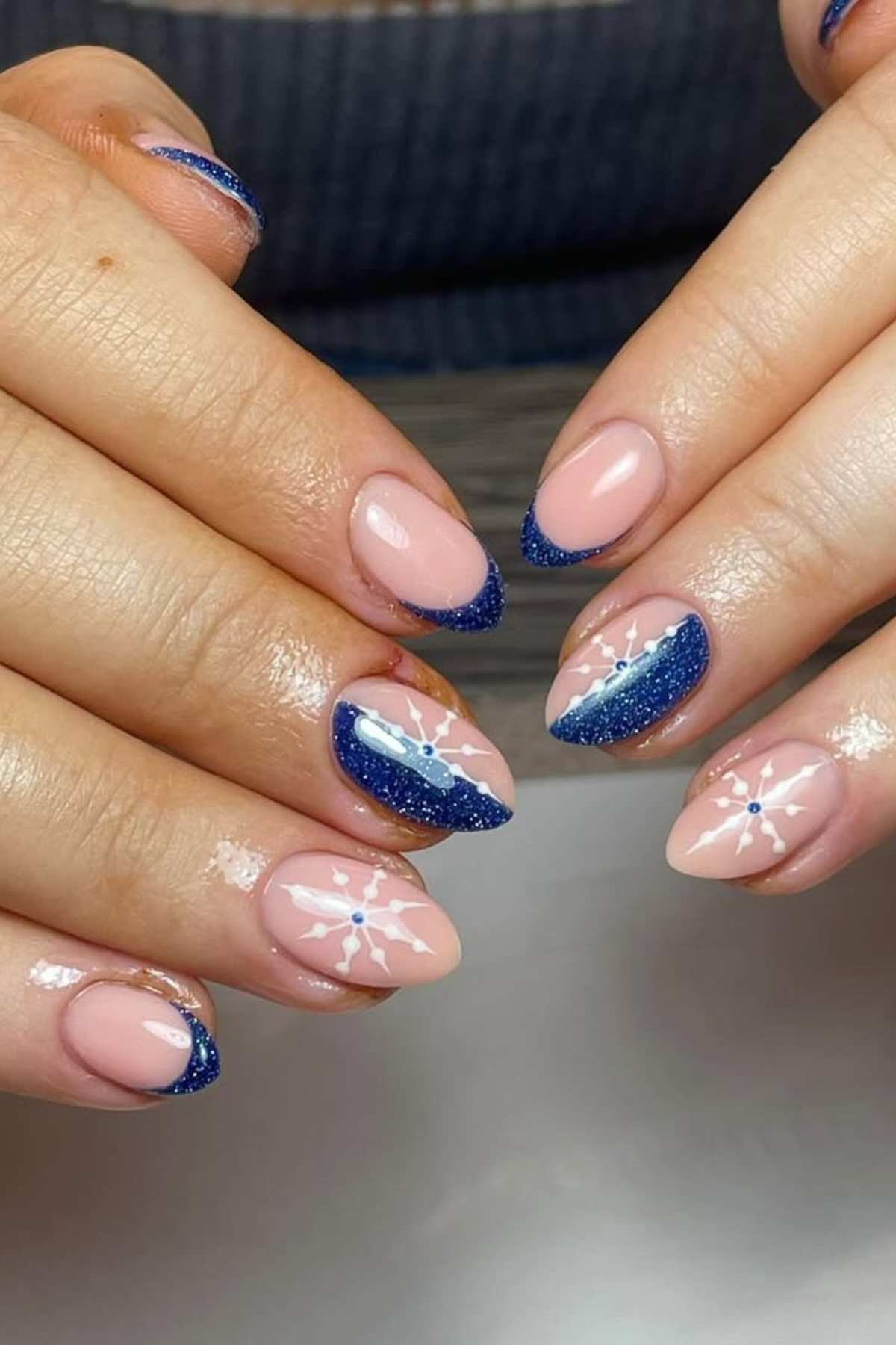 Abstract White Swirl Sheer Nude Nails Abstract White Swirl Sheer Nude Nails — Short Winter Nails