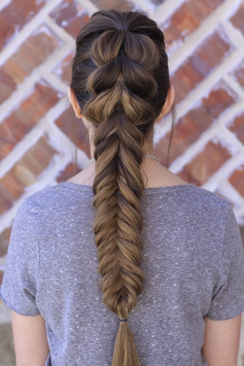 Pull-Through Fishtail Braid Pull-Through Fishtail Braid — Winter Hairstyles for School