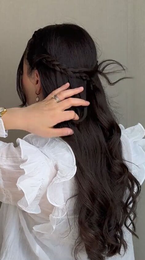 Mid-Back Waves With Delicate Braid Mid-Back Waves With Delicate Braid — Cute Winter Hairstyles