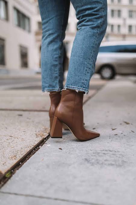 Cropped Jeans with Geometric Block Heel Boots Cropped Jeans with Geometric Block Heel Boots — Ankle Boots Outfits