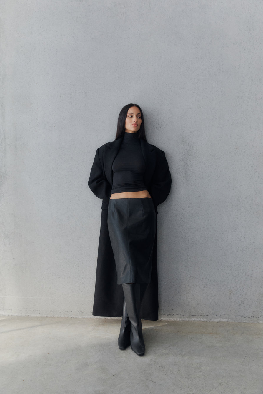 Monochromatic Black with Textured Pieces Monochromatic Black with Textured Pieces — Black Coat Outfits