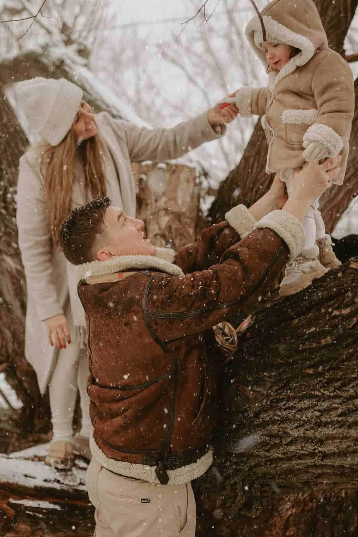 Coordinated Couple Style: Shearling Jacket and Knit Set for a Winter Scene — Winter Photoshoot Outfits