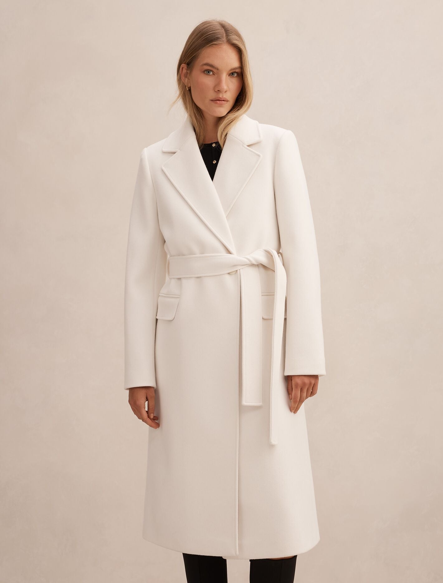 Elegant White Wool Coat: Sophisticated Simplicity Elegant White Wool Coat: Sophisticated Simplicity — Winter Coats for Women