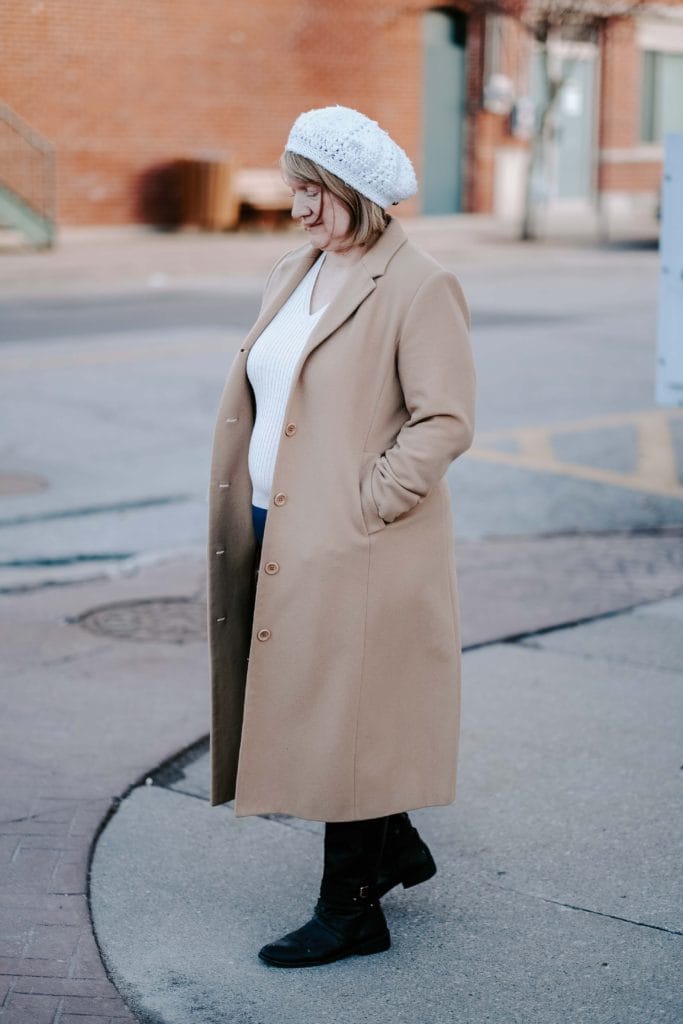 Long Camel Wool Coat Over White Sweater and Black Trousers Long Camel Wool Coat Over White Sweater and Black Trousers — Casual Winter Outfits for Women Over 50