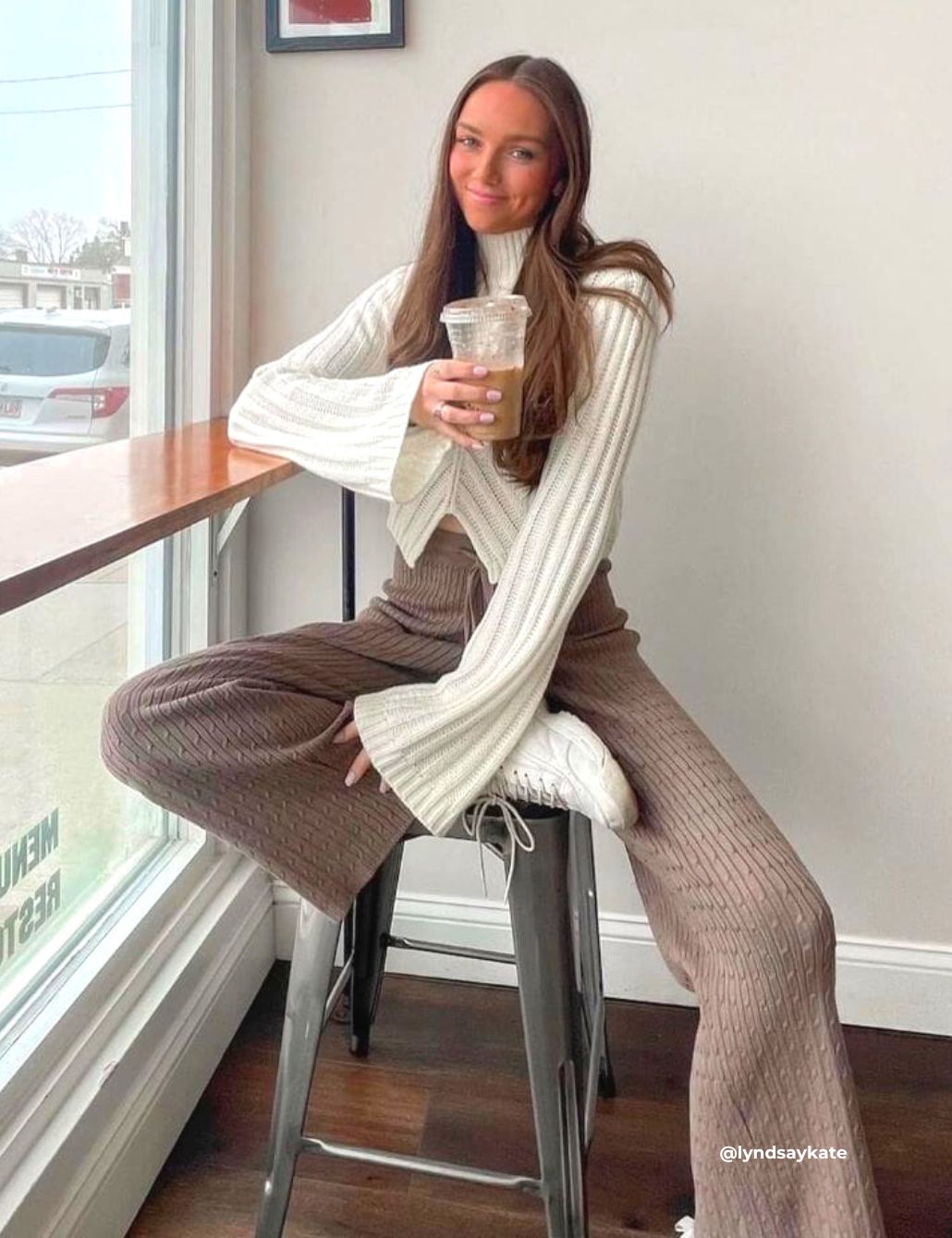 White Ribbed Cropped Sweater with Bell Sleeves and Wide-Leg Pants White Ribbed Cropped Sweater with Bell Sleeves and Wide-Leg Pants — Sweater Outfits
