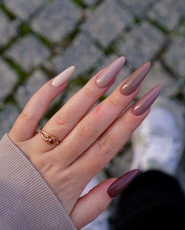 Glossy Nude to Chocolate Gradient Glossy Nude to Chocolate Gradient — Everyday Winter Nails