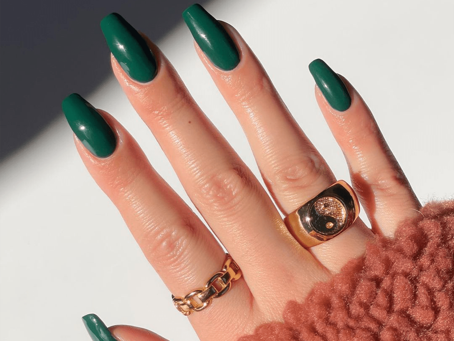 Long Glossy Forest Green Coffin Nails Long Glossy Forest Green Coffin Nails — Winter Coffin Nails