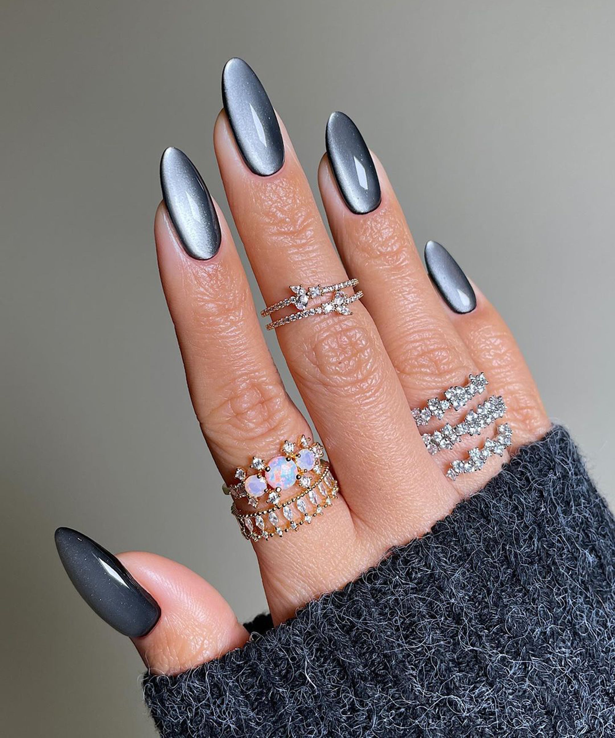 Metallic Grey Blue Cat Eye Metallic Grey Blue Cat Eye — Winter Cat Eye Nails