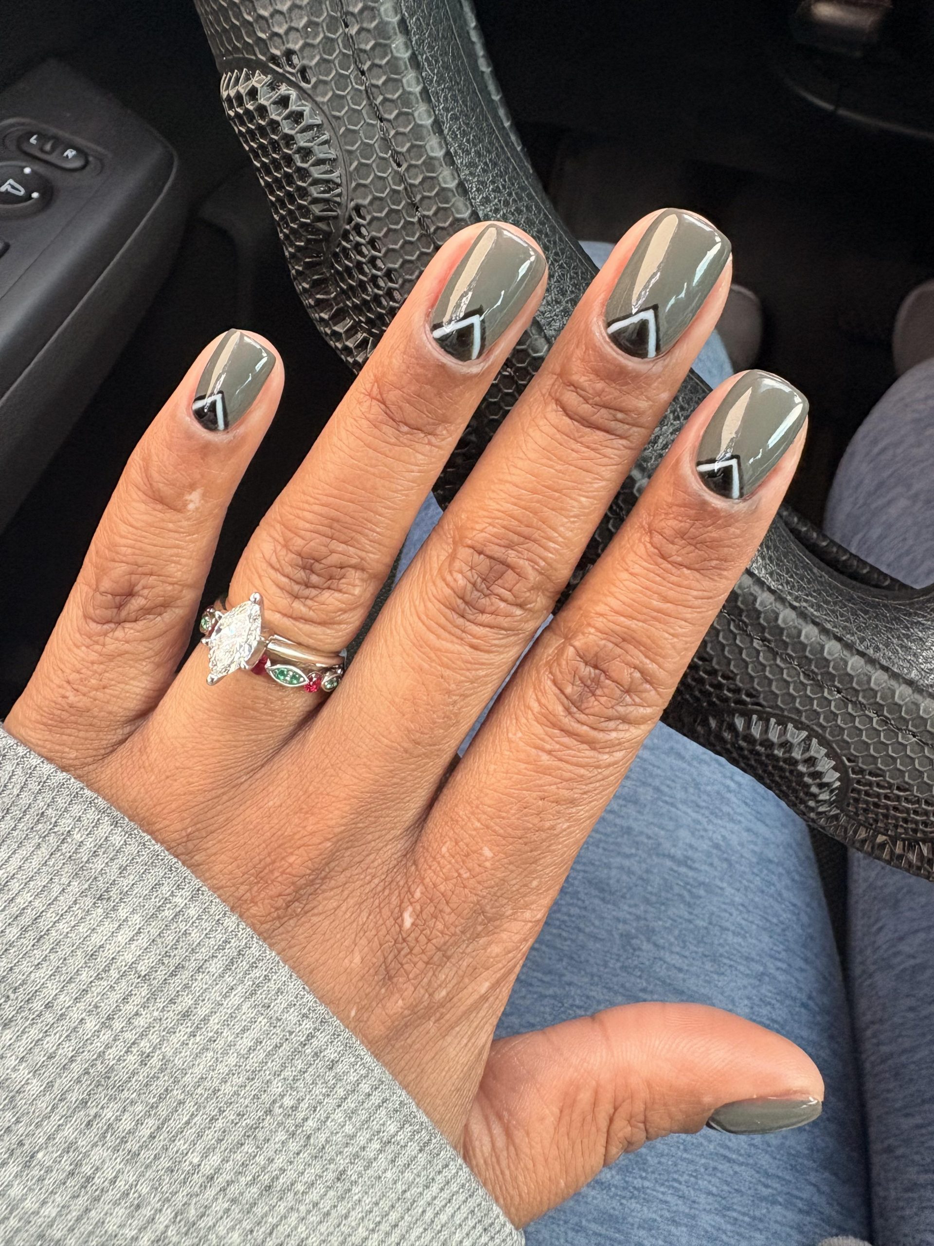 Glossy Gray Geometric Accent Square Nails Glossy Gray Geometric Accent Square Nails — Winter Gray Nails