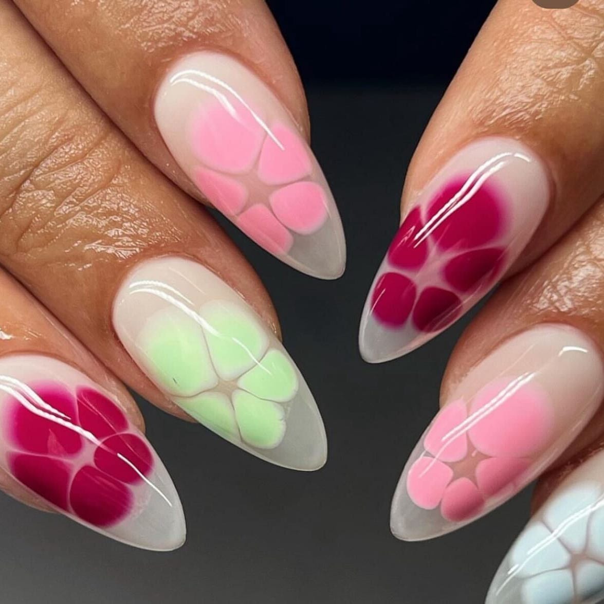Medium Stiletto Gradient Flower Petals — Cute Nail Designs