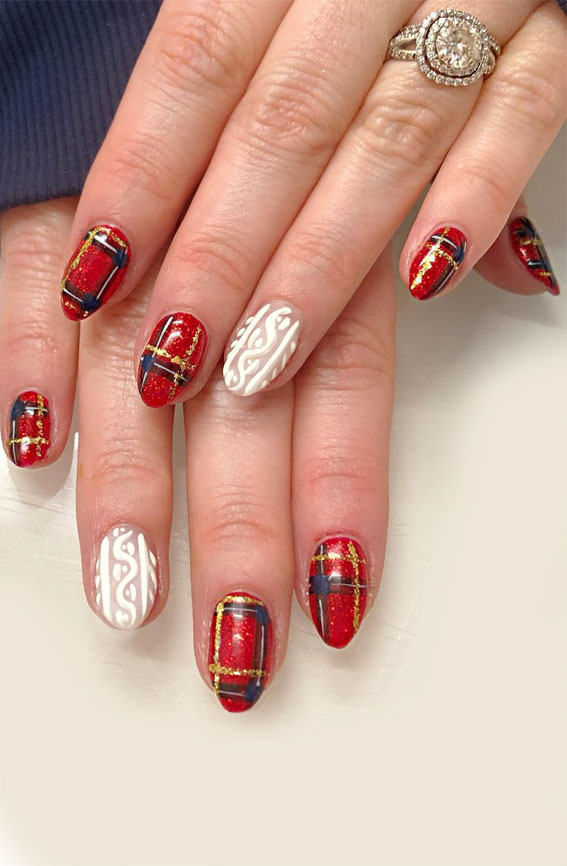 Plaid Cable Knit Oval Mix — Winter Red Nails