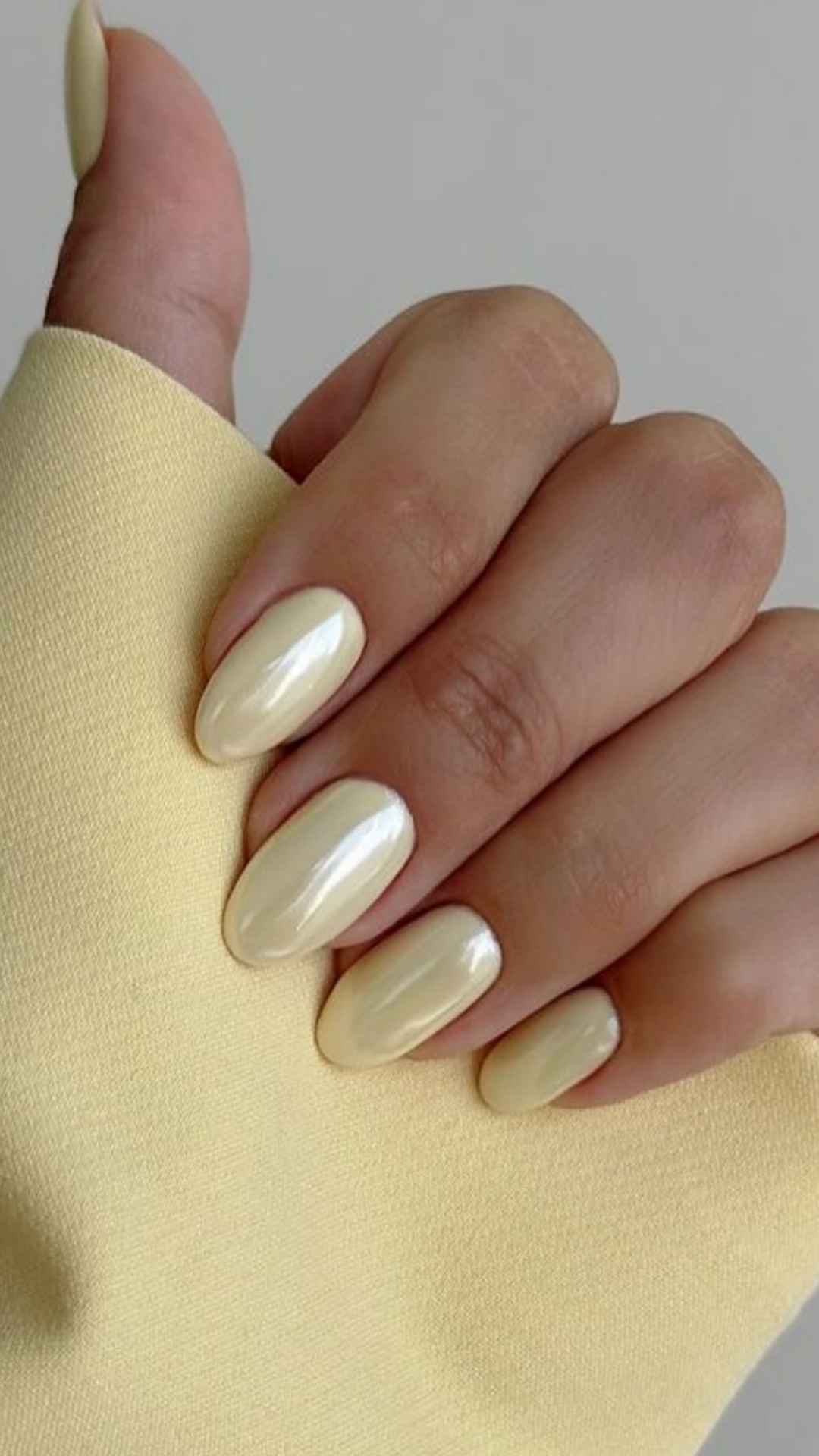 Medium Oval Pale Yellow Pearlescent — Winter to Spring Transition Nails