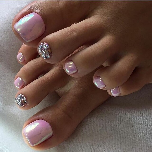 Light Pink Pearly Iridescent Toes with Rhinestones Light Pink Pearly Iridescent Toes with Rhinestones — Winter Pedicure Colors