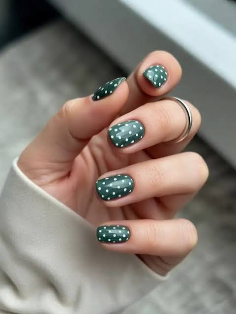 Forest Green with White Polka Dots Forest Green with White Polka Dots — Green Nail Designs