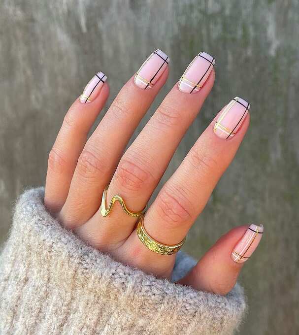 Medium Oval Pastel Matte Bunny Faces — Easy Nail Designs