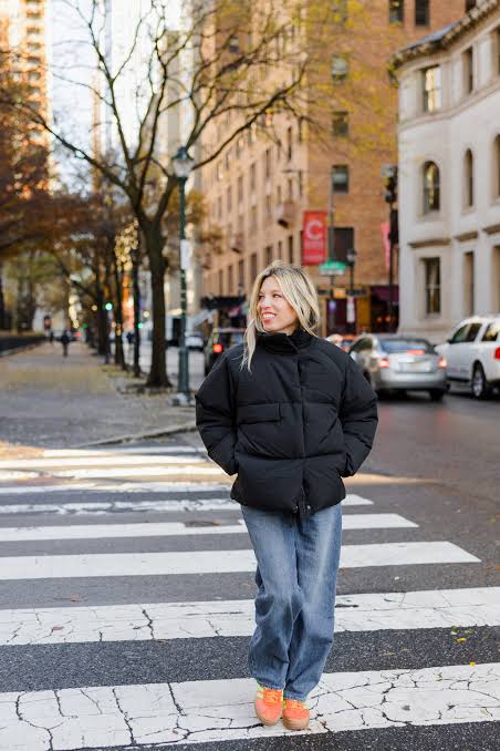 Black Puffer with Jeans and Bright Sneakers Black Puffer with Jeans and Bright Sneakers — Winter Puffer Jacket Outfits