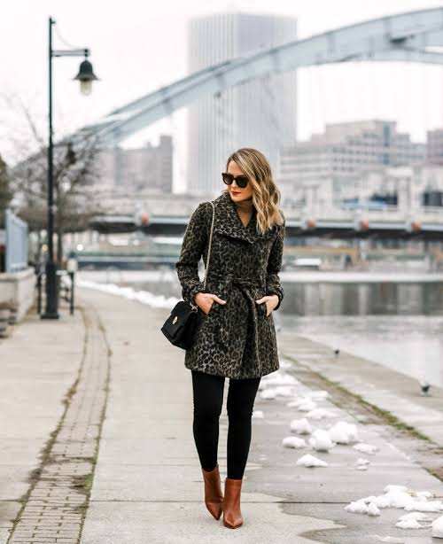 Belted Leopard Coat with Turtleneck and Black Leggings Belted Leopard Coat with Turtleneck and Black Leggings — Leopard Coat Outfits