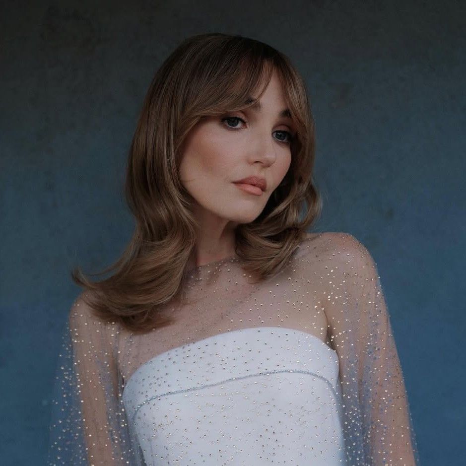 Warm Beige Blonde Lob With Soft Waves Warm Beige Blonde Lob With Soft Waves — Winter Hair Colors for Pale Skin
