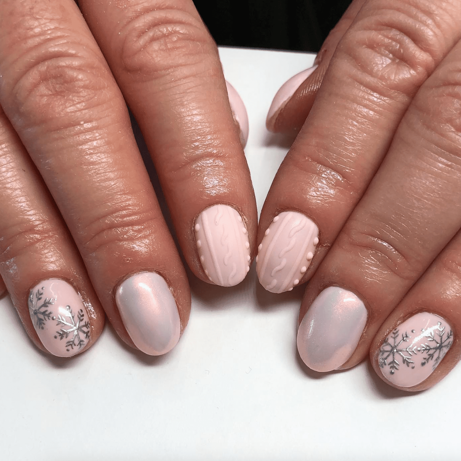 Pale Pink Cable Knit Texture Nails Pale Pink Cable Knit Texture Nails — Short Winter Acrylic Nails